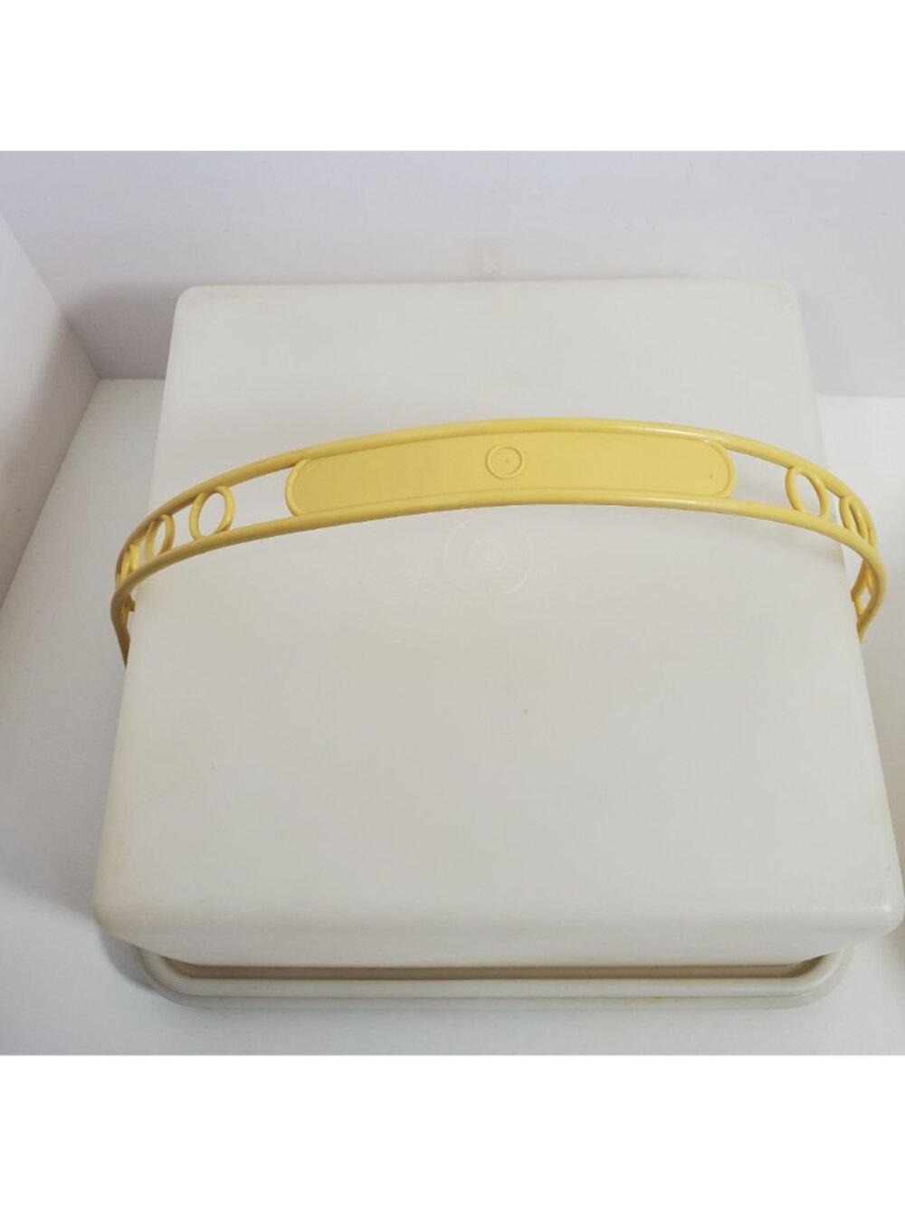 Vintage Tupperware Cake Takers Handles Lot Round Square MCM Harvest Sheer - Picture 10 of 16